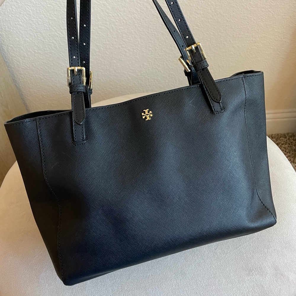 Tory Burch Black Leather purse